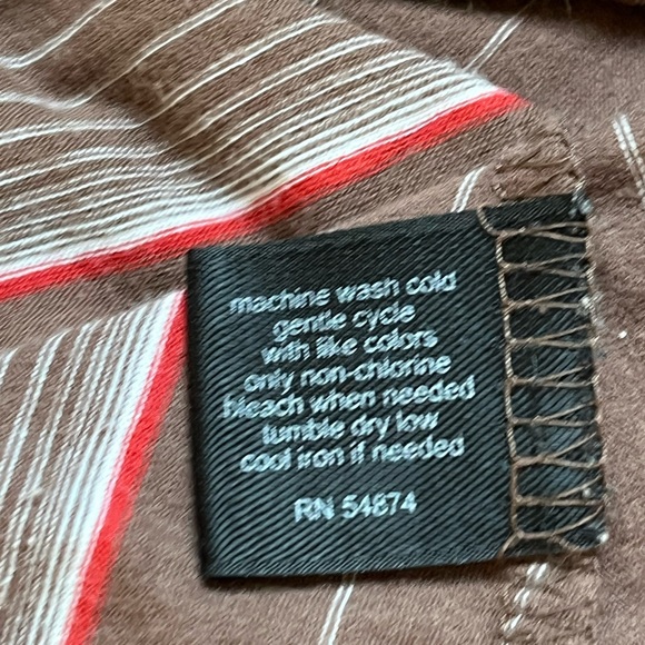 Limited top with Tie neck - Picture 7 of 7